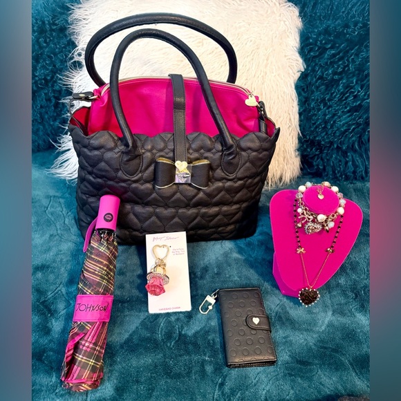 BETSEY JOHNSON BUNDLE purse Wallet Bracelet Necklace Bag charm Umbrella Shawl - Picture 12 of 17